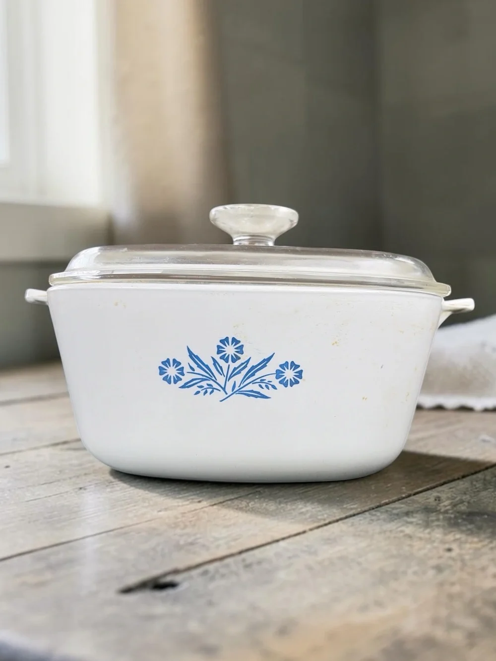 CORNING WARE BLUE CORNFLOWER 8 1/2” SQUARE CASSEROLE DISH VINTAGE 1980S